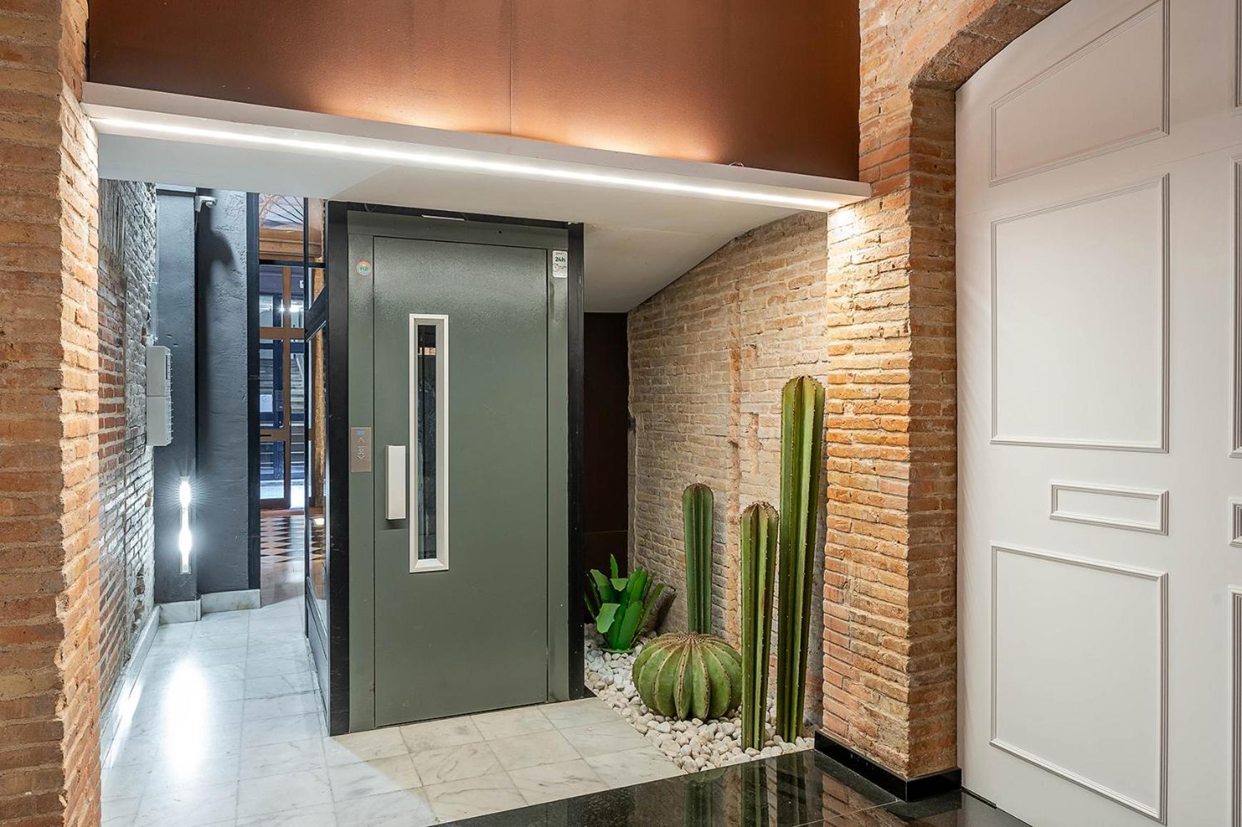 Enjoybcn Colon Apartments Barcelona Exterior foto